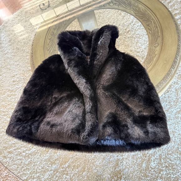 Banana Republic Capelet Womens XS/S Black Faux Fur Shawl Collared Evening - Picture 4 of 6